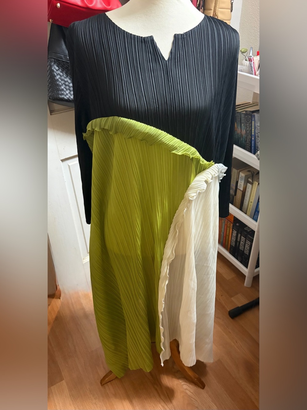 Pleated Colorblock Women’s Tunic - Black, Lime & White